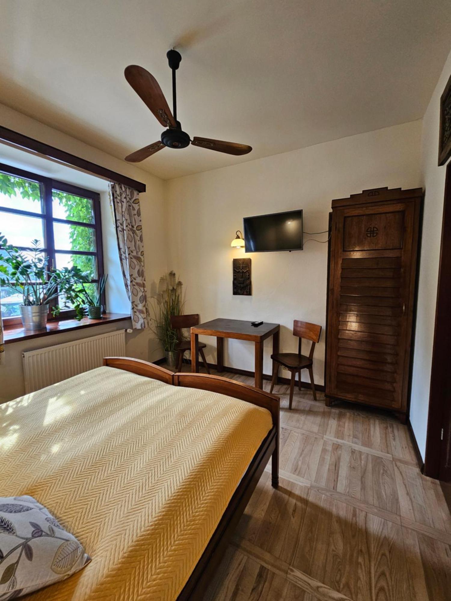 Agharta Bed & Breakfast Kazimierz Dolny Bagian luar foto